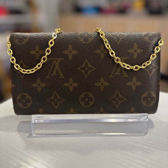 AUTH Louis Vuitton LV Sarah Wallet on a Chain WOC Wristlet - Picture 2 of 10